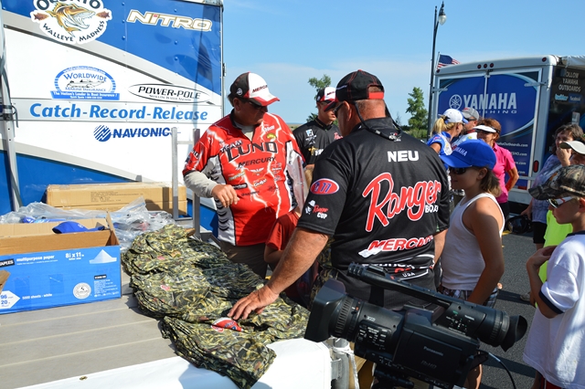 A654F903-944E-4A6B-A0EC-1CE24E14D74F