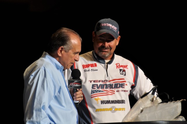 A6B904AF-1A24-4F0D-A27C-4604BEA670CE