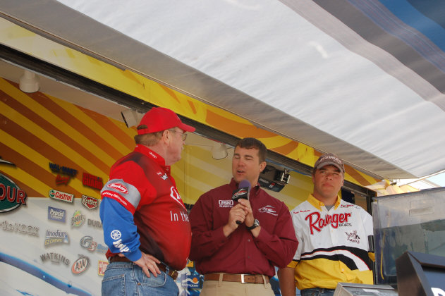 A721319F-723F-4F0D-B8A0-5E0601D6B26C