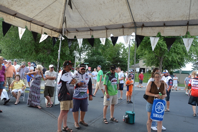 A7B476D4-6EFD-4DB4-9C67-9AA3593B1B12