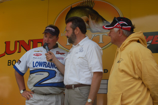 A83F3C83-25A8-4EE3-8905-5EBE8D1D09BA