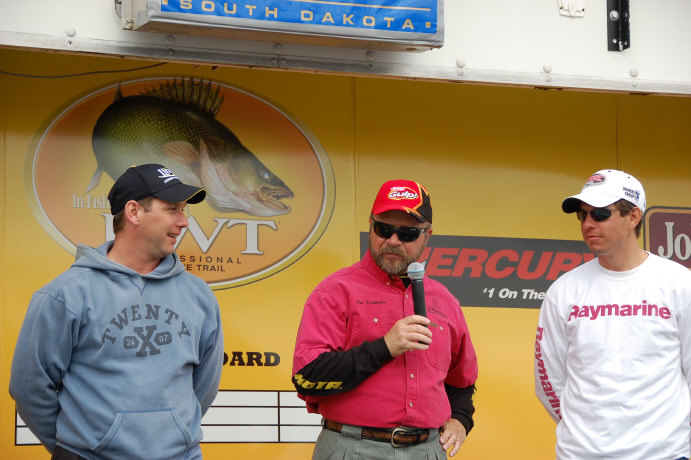 A885A896-F5A6-40AA-8358-76C1983237AF