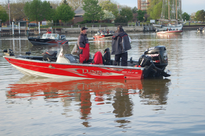 A8B0F2F2-141A-40F2-ADF2-E91F39DE3E1A