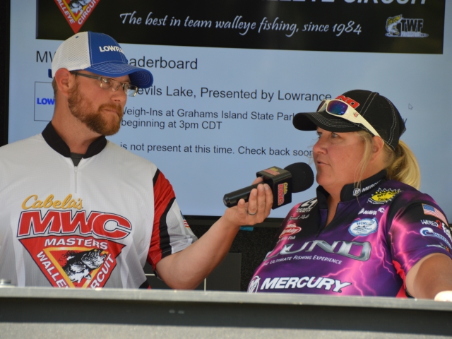 A8B2B882-1582-4BF5-B7B6-FE032E00365C