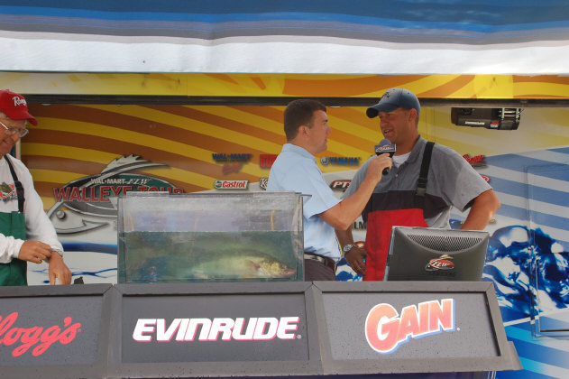 A8C7D8CE-0A26-4EE4-B52D-61EB68AF3038