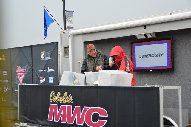 A8DCF6ED-70F6-469C-81C3-2819A5A48742