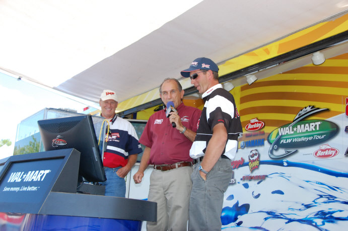 AA936A30-E0B8-48E0-B1D2-4E694CD7D09E