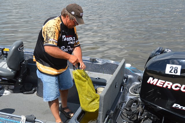 AA95FC8D-C2D1-4D6C-A05A-90A00C80AC01