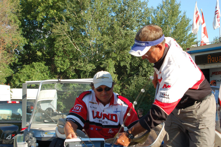 AA9E1B77-ACF6-412E-B44C-473341D21919