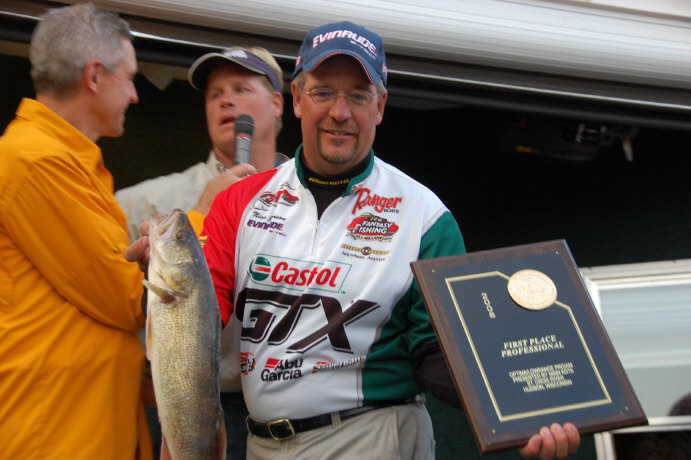 AABE7EF9-13A7-468F-A1EF-8B477DDE915B