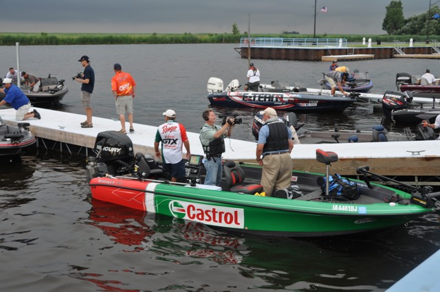 AADCA3C6-3FFC-4E13-81EB-C031289C0A25