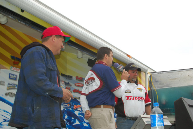 AAE63AD1-48DD-4B7D-A4C4-A3DE6CA84344