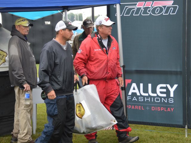 AB69EFD8-2223-4D6A-A956-2BFA9A8AEE4D