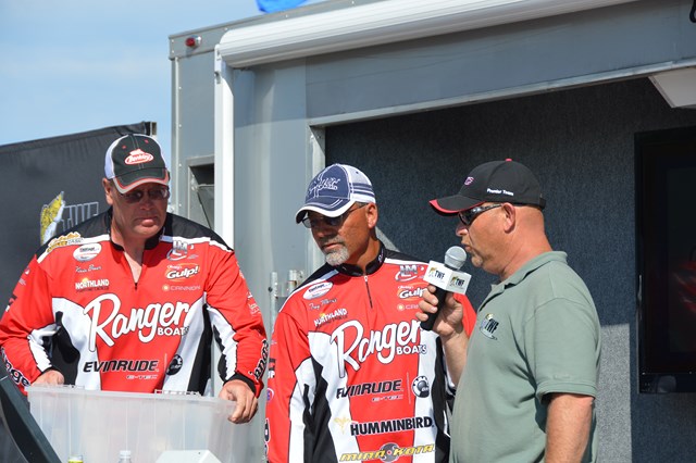 ABA3252D-57B5-4DC3-9391-CD611684C384