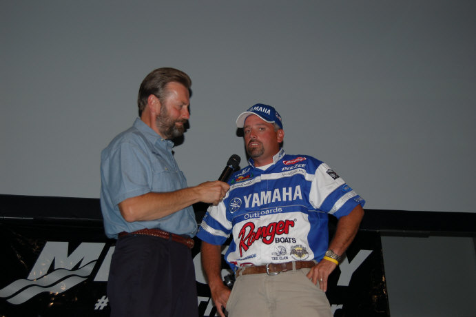 AC7595E2-5CF4-4D2E-9106-F93D808F66FF