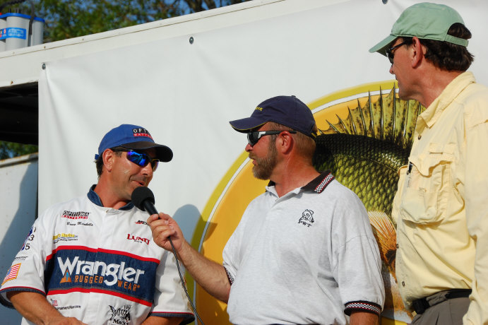 AC7C028A-3C65-46D2-A072-FA4FE3076683