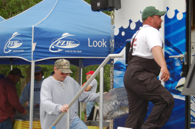 AC96BCF9-67AB-444E-8072-BF6F289ECDE0