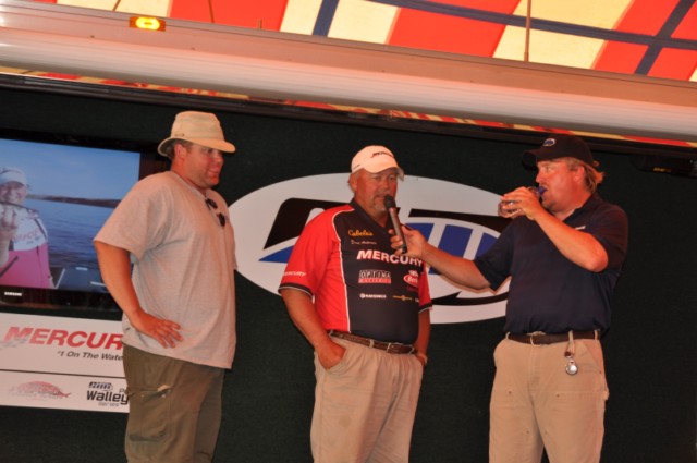 AD017126-3B23-497B-B553-A8B8070D8FAD