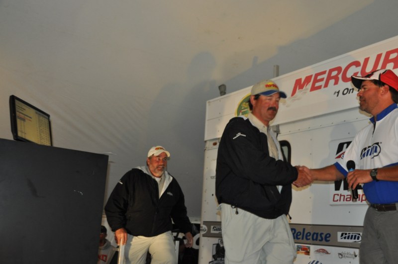 AD618FB6-8AE0-472A-BD15-14C531141949