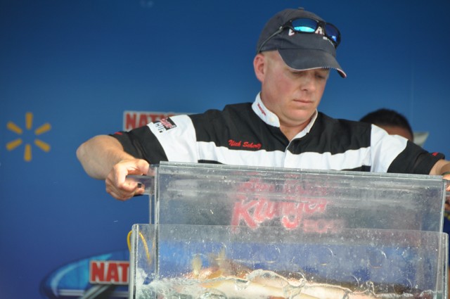 AD687D54-880E-42B0-A816-40DF2DB1C0B2