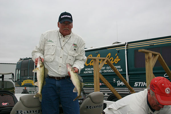 AD927FEE-403A-485B-BC3A-F4F06B6614FD