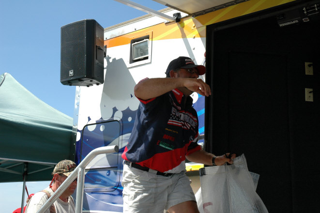 AE027643-4E4D-4118-8AC3-971813FA7A8D