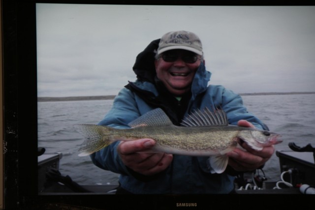 AE103F53-4ADE-4D49-B2A1-ADB204C7D850