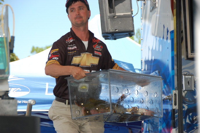 AE67A44C-AE60-4B81-8F0E-731A935FD91E