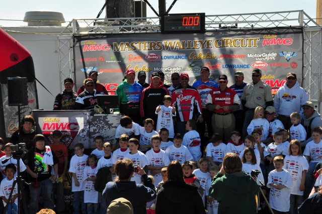 AE6C25AB-9D5E-42F4-98AB-667AE082D374