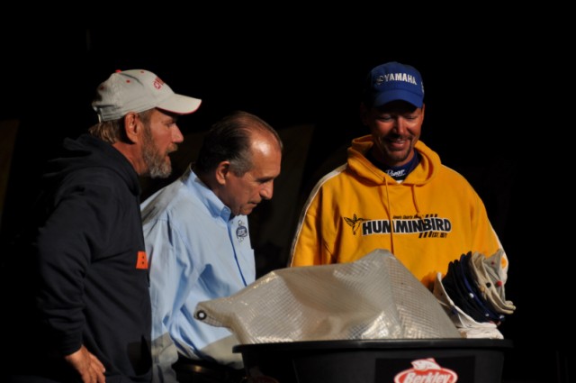 AE79E5B0-3BC9-48AA-BEAC-407164E2D096