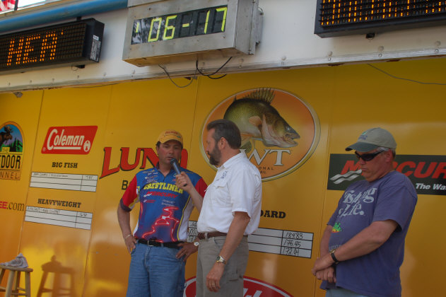 AEB2239E-4C72-4B75-B2AC-009E560676E2