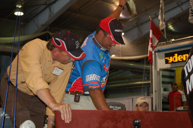 AF54A68F-482D-4785-996F-2915250F0DC5