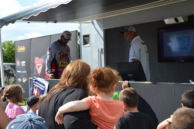 AF583535-0DD0-4AE9-98BE-FA3F33758FAD