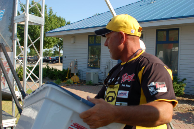 AFAD35E4-24DA-401E-9E75-AB6D9F4B3FC0