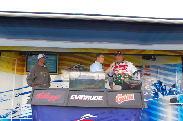 AFCE6052-4E0A-485F-B3C1-86EF57C261BD