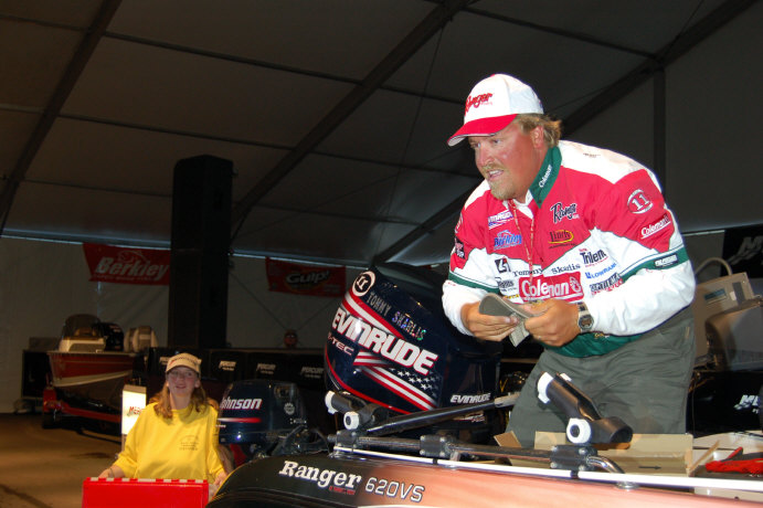 AFD13841-E4C7-4072-BB55-085E3930CA26