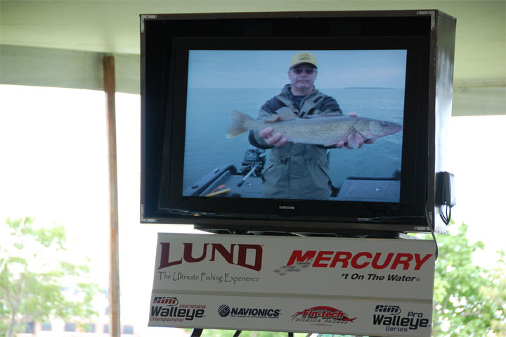 AFDE53A9-6918-427C-847D-C2B73DF98D74