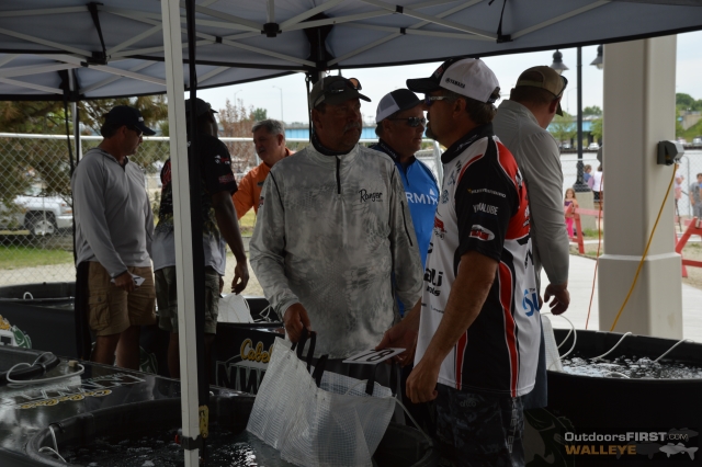 B1066D73-1093-4B23-A651-2EA3ACF6D195