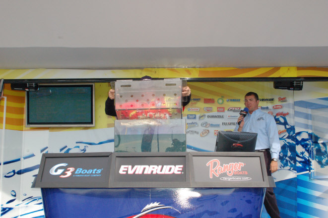 B13BEB84-F210-4731-AB14-F426E18FEB01