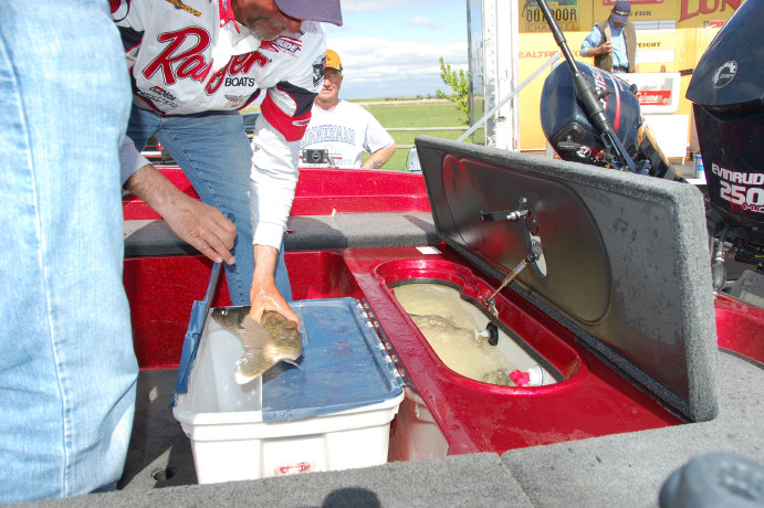 B18B7FC3-9088-4785-B732-686EBE4C37AD