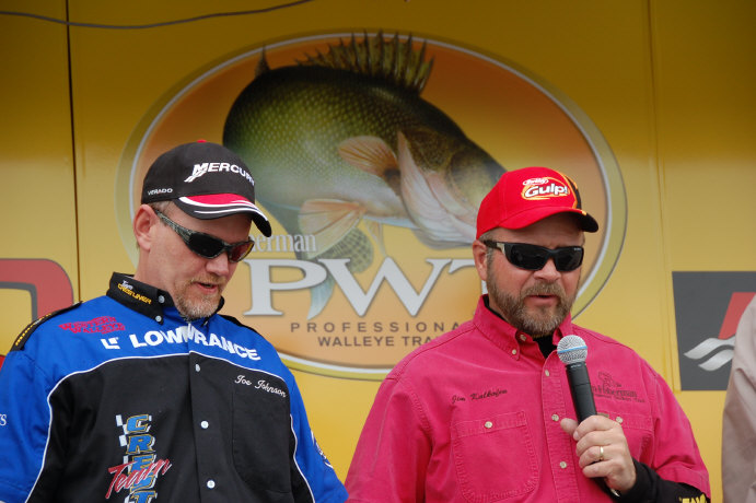 B22FBF56-98AD-4F38-B6C7-651D2D584828