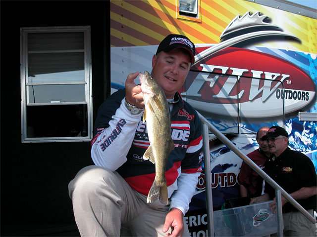 B27063E7-5B33-474E-B979-26B2132F6682