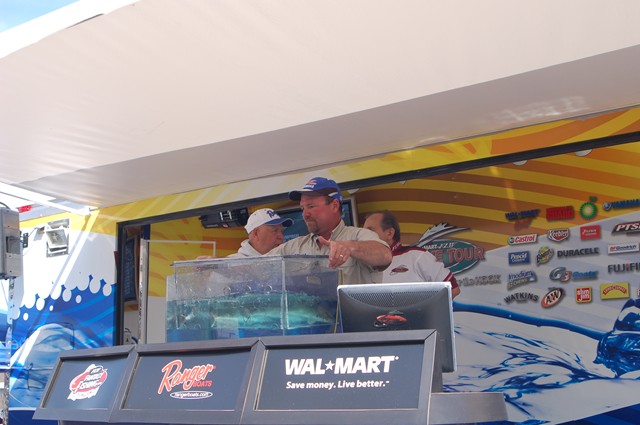 B2900533-01E1-443B-8987-2A36297B201A