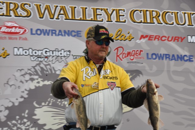 B2A36556-E55C-4AAC-AE1C-9F07403BC8BD