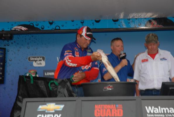 B30518CE-B5D1-4EBA-99BA-5B708BF7AA40