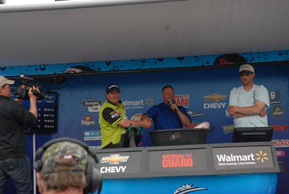 B3557E40-EA56-47AD-A08C-A165D746C528