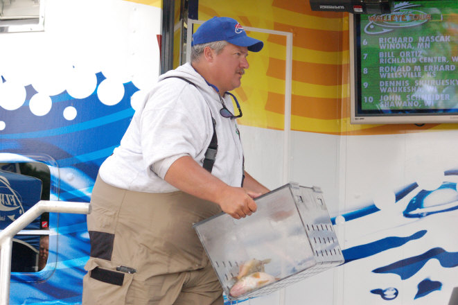 B37EC1DE-77FF-41C5-97D6-A01D1E394478