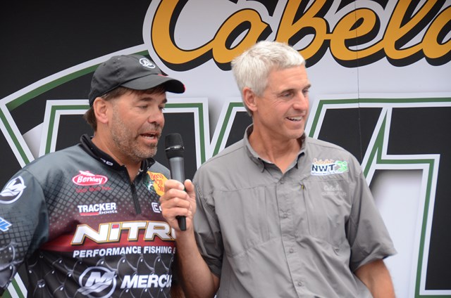 B418F28F-7DFA-4F15-B545-15891033E0AE