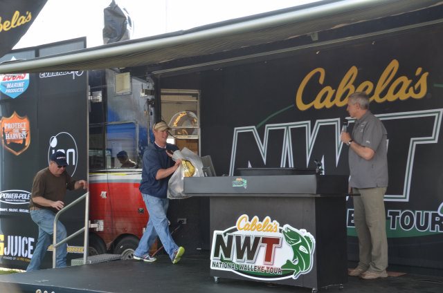 B41E5BF2-FEB1-4A09-813C-4B03A9C28621