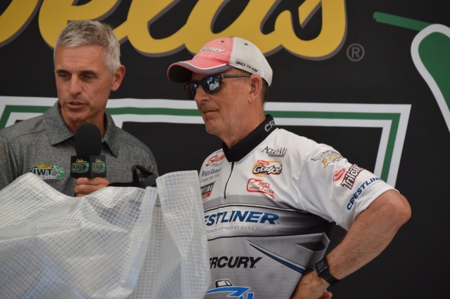 B42CB8AD-936B-4131-B5BC-C5735D345720